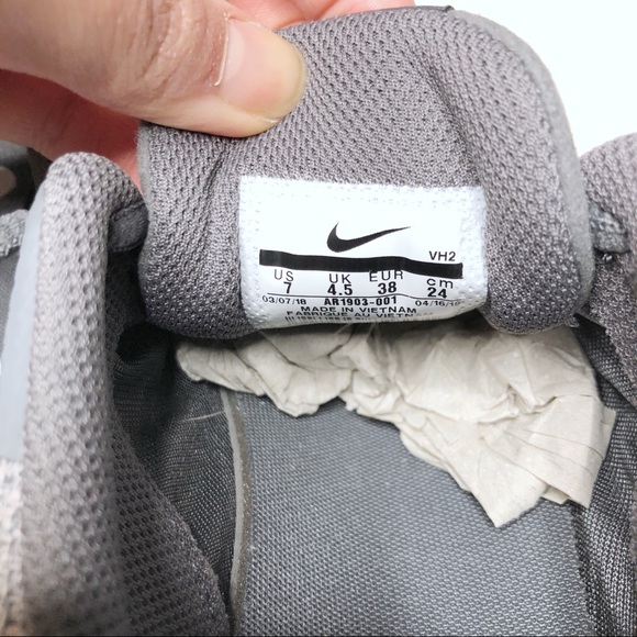 NEW NIKE Dark Grey/White Tanjun SE - Picture 8 of 8